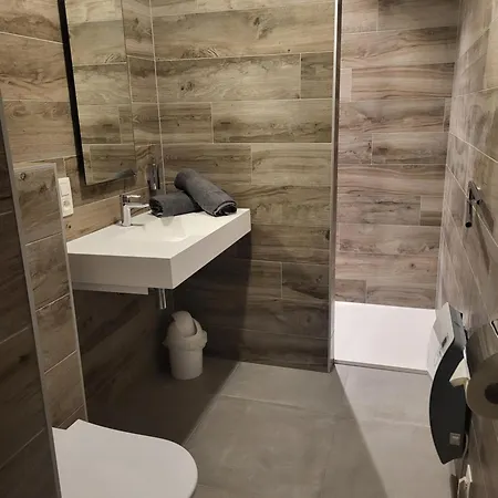 Le Bovary Diamond Heron