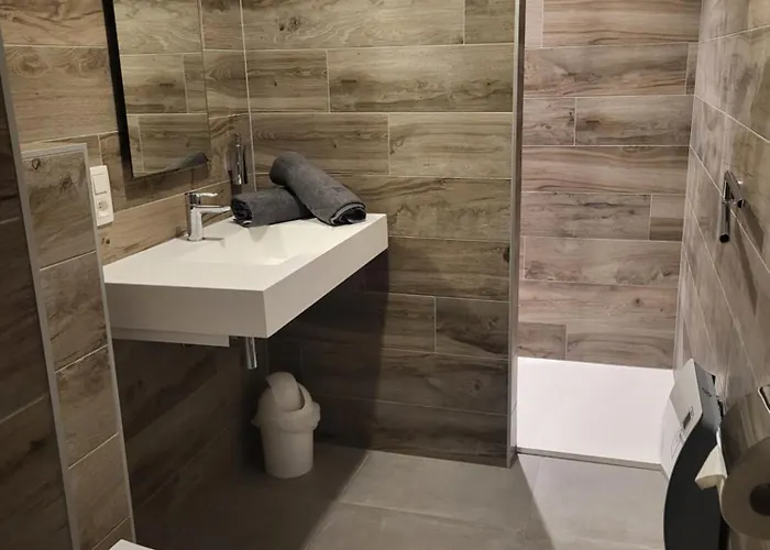 Le Bovary Diamond Heron