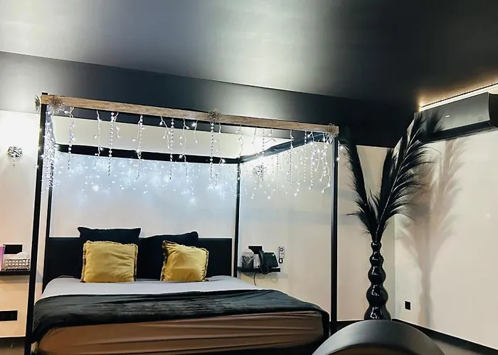 Hotel Le Bovary Diamond *